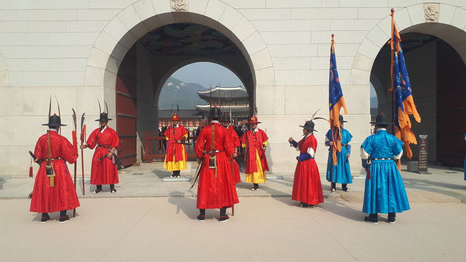 Photo of Gyeongbokgung Palace, Sajik-ro, Sejongno, Jongno-gu, Seoul, South Korea by Sagar Pradhan