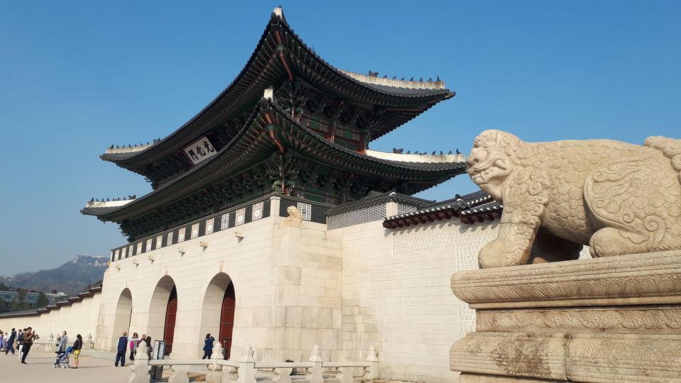 Photo of Gyeongbokgung Palace, Sajik-ro, Sejongno, Jongno-gu, Seoul, South Korea by Sagar Pradhan