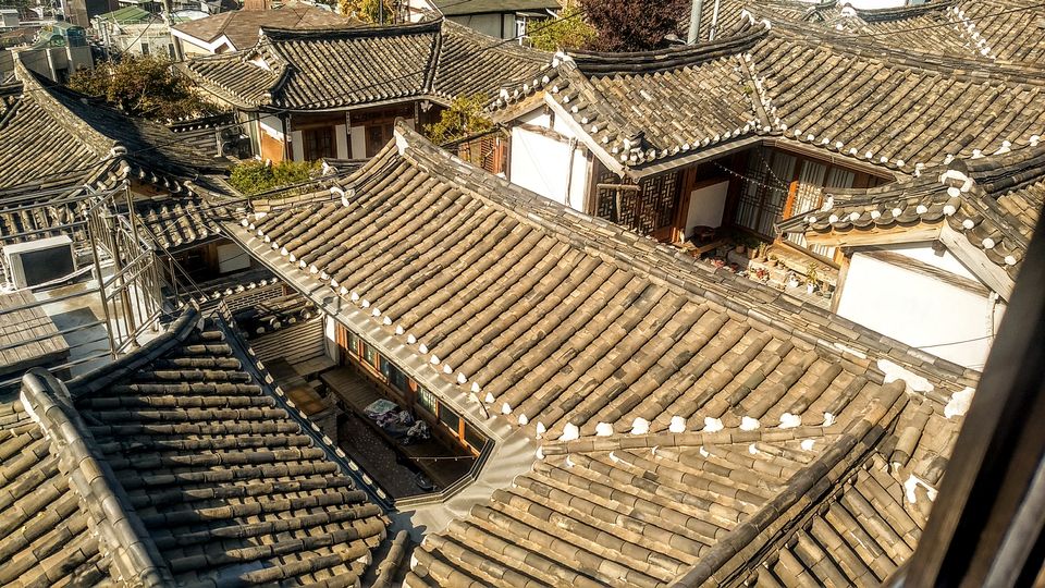 Photo of Bukchon Hanok Village, 계동길 Gahoe-dong, Jongno-gu, Seoul, South Korea by Sagar Pradhan
