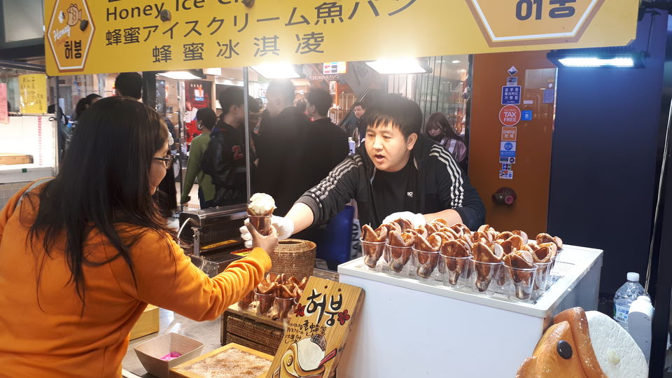 Photo of Myeongdong Night Market, Chungmuro 2(i)-ga, Jung-gu, Seoul, South Korea by Sagar Pradhan