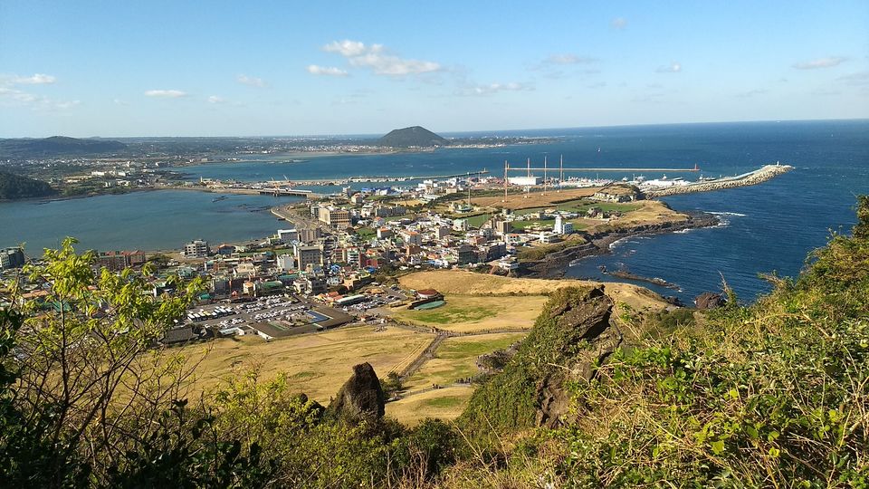 Photo of Seongsan Sunrise Peak, Seongsan-ri, Seongsan-eup, Seogwipo-si, Jeju-do, South Korea by Sagar Pradhan