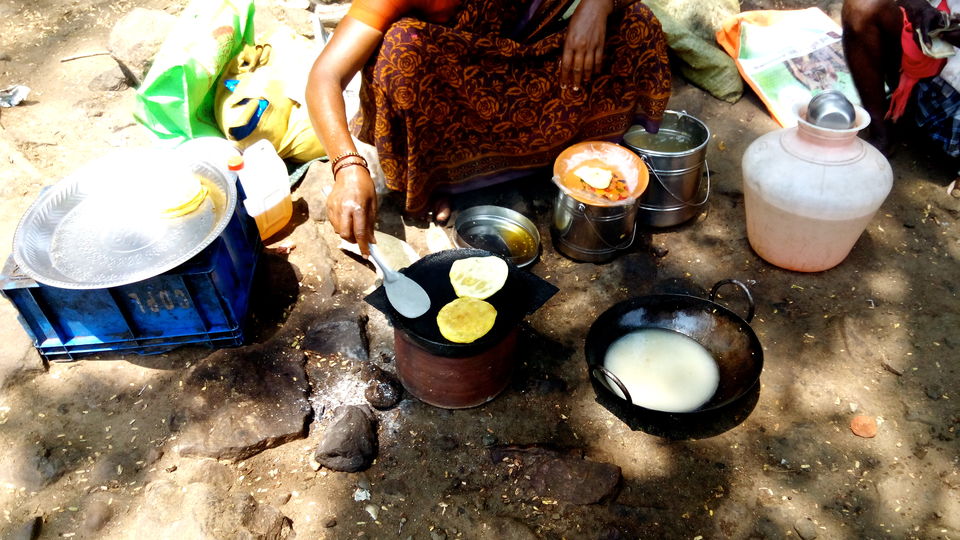 Photo of The Mad nomad couple - Bangalore to Hogenakkal 11/13 by ADITI