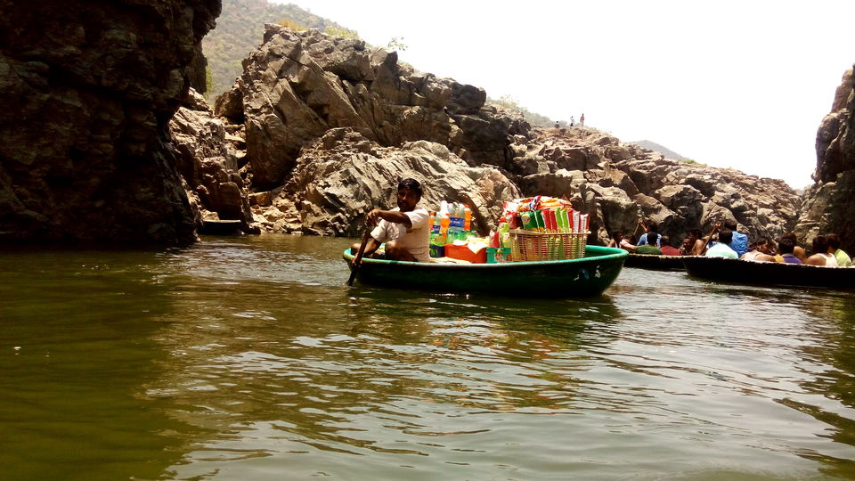 Photo of The Mad nomad couple - Bangalore to Hogenakkal 7/13 by ADITI