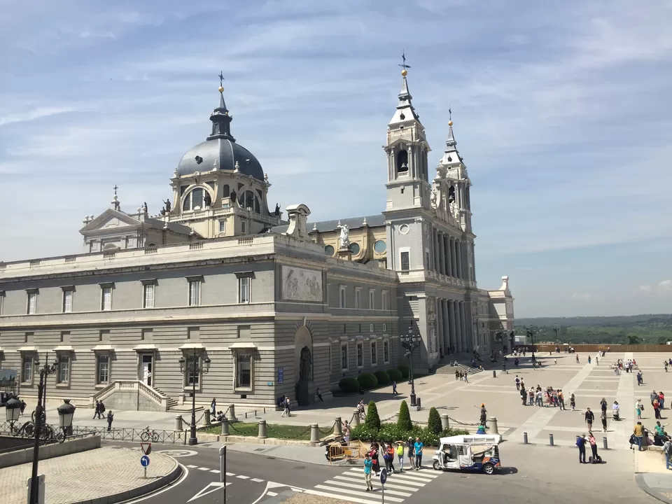 Photo of Plaza de la Puerta del Sol, Valdepiélagos, Madrid, Spain by Mansee Tewari Bahuguna