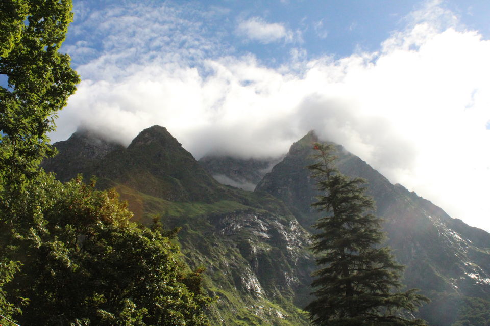 Photo of ख़ानाबदोश in Valley of Flowers and Hemkund Sahib under 2000 INR by Visharth Negi