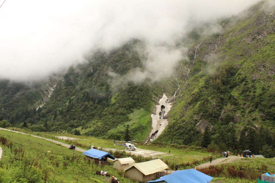 Photo of ख़ानाबदोश in Valley of Flowers and Hemkund Sahib under 2000 INR by Visharth Negi