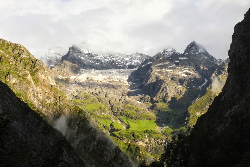 Photo of Hemkund, Uttarakhand, India by Visharth Negi