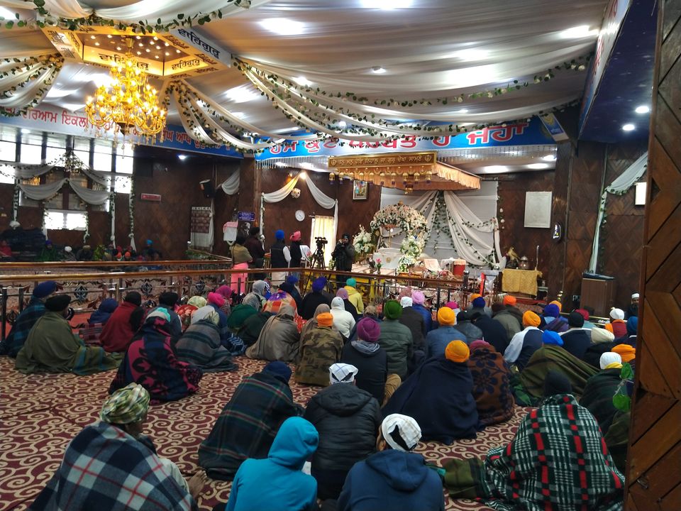 Photo of ख़ानाबदोश in Valley of Flowers and Hemkund Sahib under 2000 INR by Visharth Negi