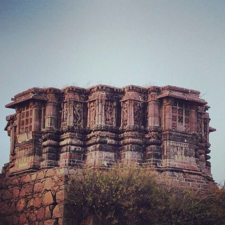 Photo of Idar Fort Trek with Wayfarers Club - Exploring Hidden Gems of Gujarat 7/13 by Umang Dave (IG: @umangdavevisual)