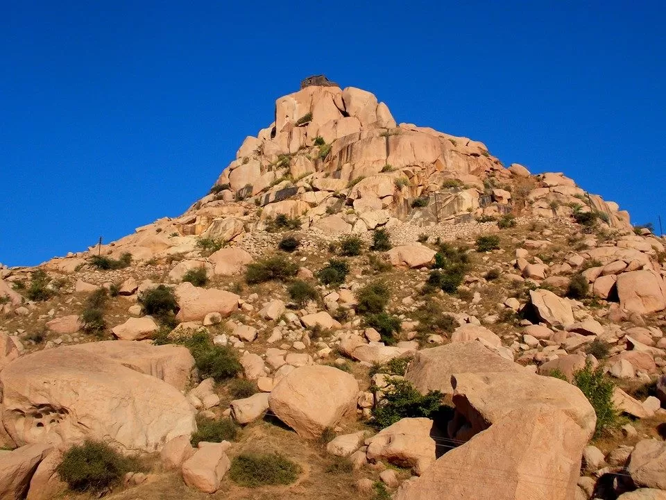 Photo of Idar Fort, Sabarkatha, Gujarat, India by Umang Dave (IG: @umangxdave)