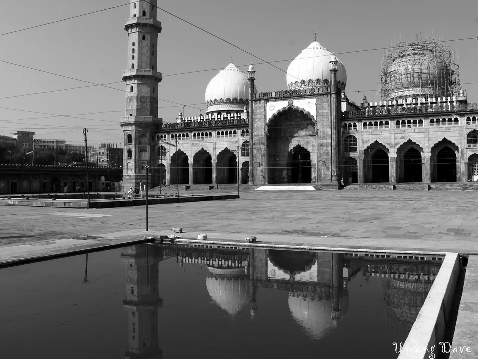 Photo of Taj ul Masajid, Kohefiza, Bhopal, Madhya Pradesh, India by Umang Dave (IG: @umangxdave)