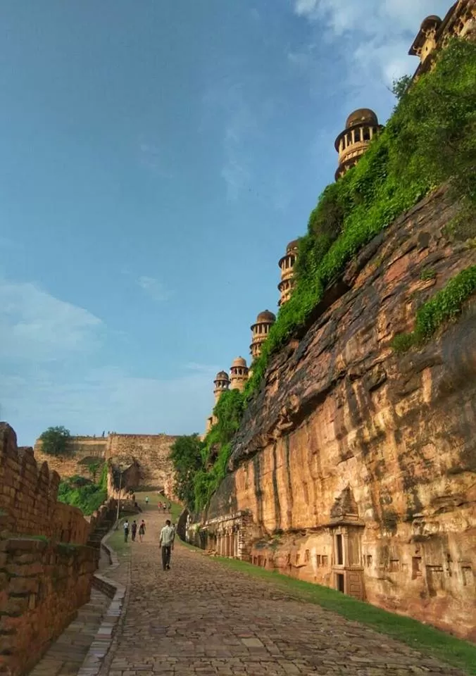Photo of Gwalior Fort, Gwalior, Madhya Pradesh, India by Umang Dave (IG: @umangxdave)