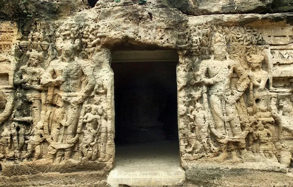 Photo of Khambhalida Buddhist Caves, Rajkot, Gujarat, India by Umang Dave (IG: @umangxdave)
