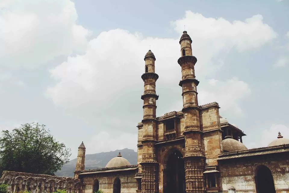 Photo of Champaner-Pavagadh Archaeological Park, Champaner, Gujarat, India by Umang Dave (IG: @umangxdave)