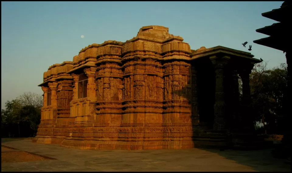 Photo of Modhera Sun Temple, Modhera, Gujarat, India by Umang Dave (IG: @umangxdave)