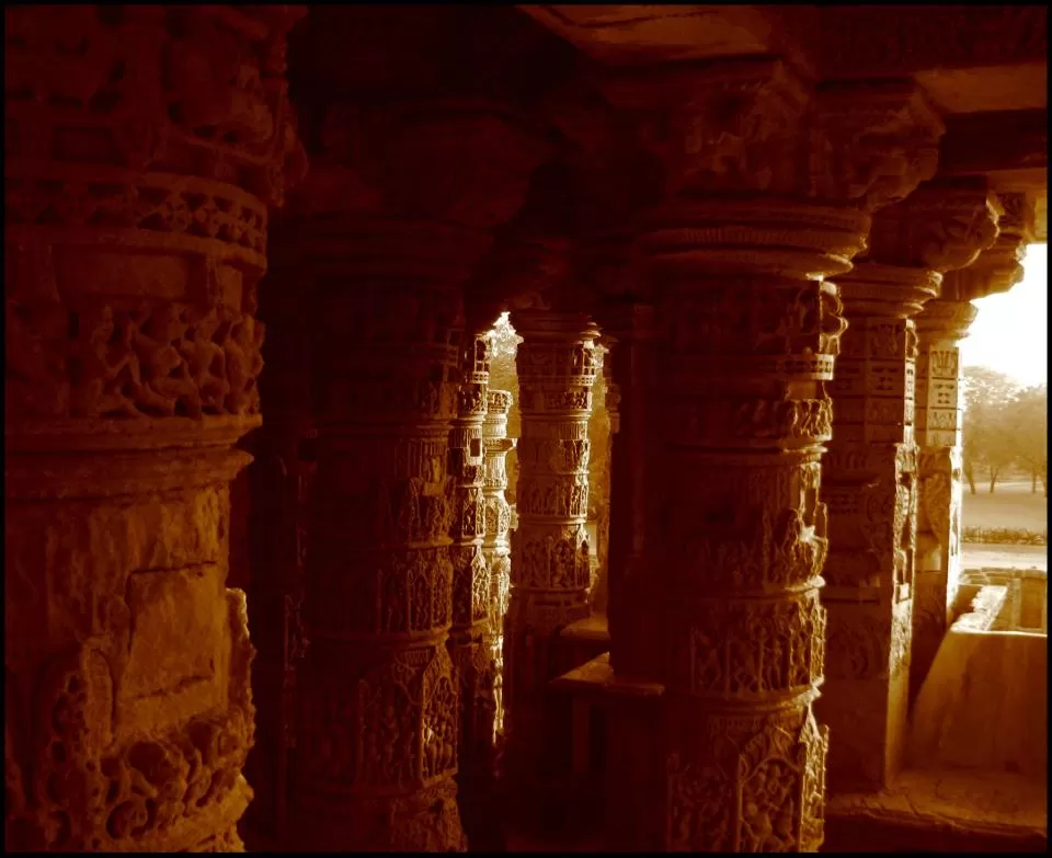 Photo of Modhera Sun Temple, Modhera, Gujarat, India by Umang Dave (IG: @umangxdave)