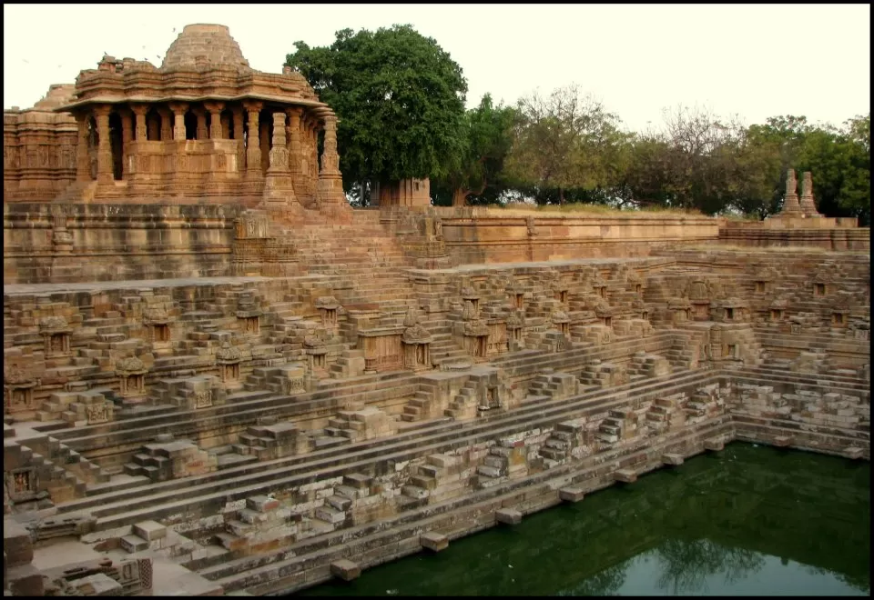 Photo of Modhera Sun Temple, Modhera, Gujarat, India by Umang Dave (IG: @umangxdave)