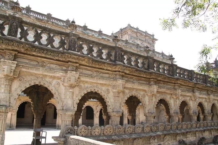 Photo of Navlakha Palace, Old City, Gondal, Gujarat, India by Umang Dave (IG: @umangxdave)