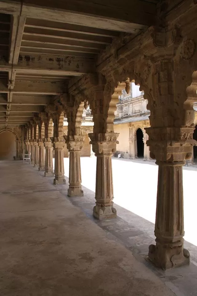 Photo of Navlakha Palace, Old City, Gondal, Gujarat, India by Umang Dave (IG: @umangxdave)