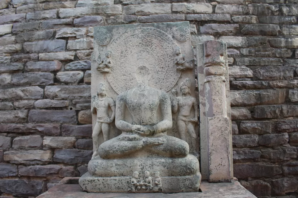 Photo of Sanchi Stupa, Sanchi, Madhya Pradesh, India by Umang Dave (IG: @umangxdave)