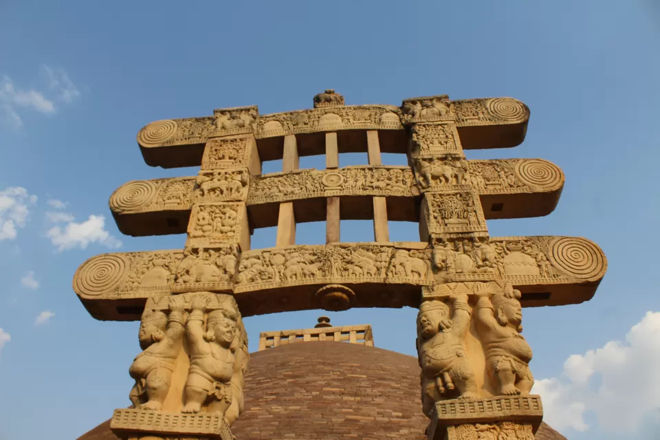 Photo of Sanchi Stupa, Sanchi, Madhya Pradesh, India by Umang Dave (IG: @umangxdave)