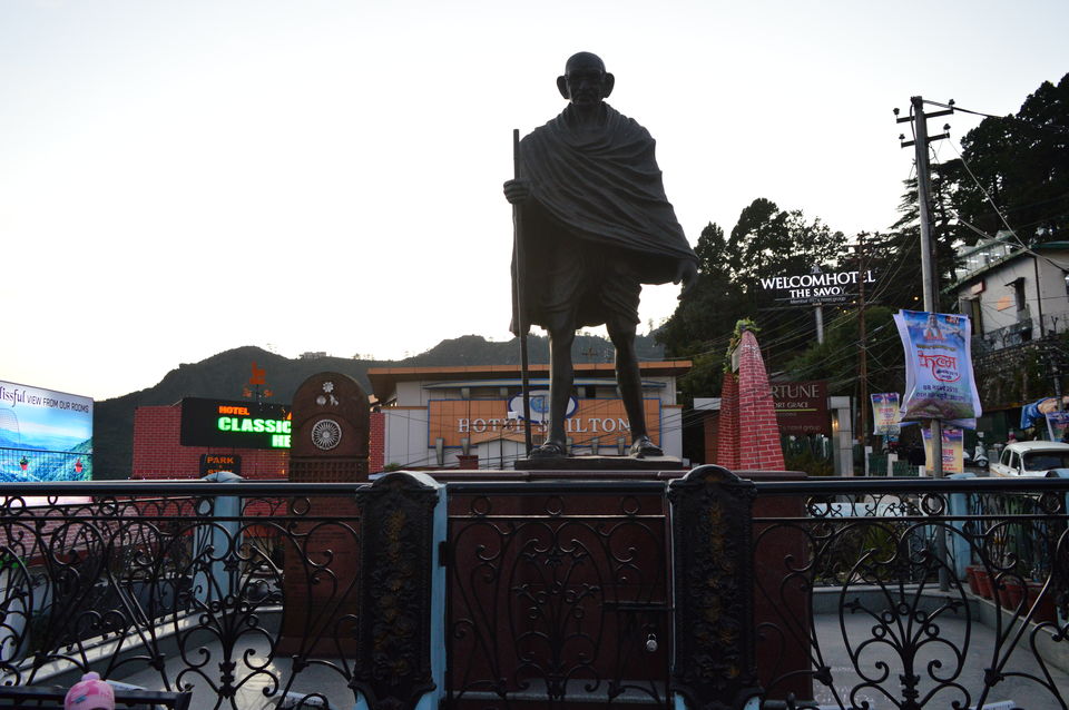 Photo of Mall Road Mussoorie, Jhula Ghar, The Mall Road, Mussoorie, Uttarakhand, India by Amit Kumar