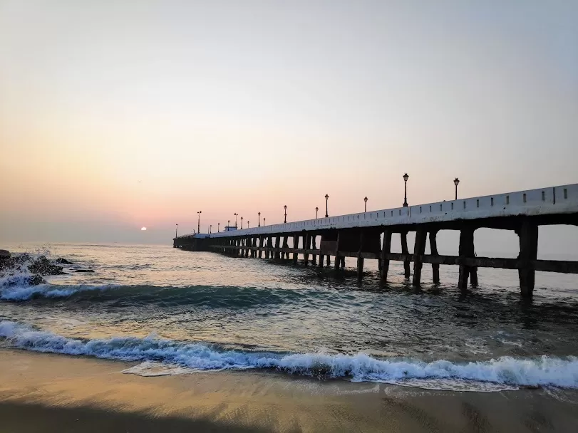 Photo of Rock Beach, White Town, Puducherry, India by Rahul Garg