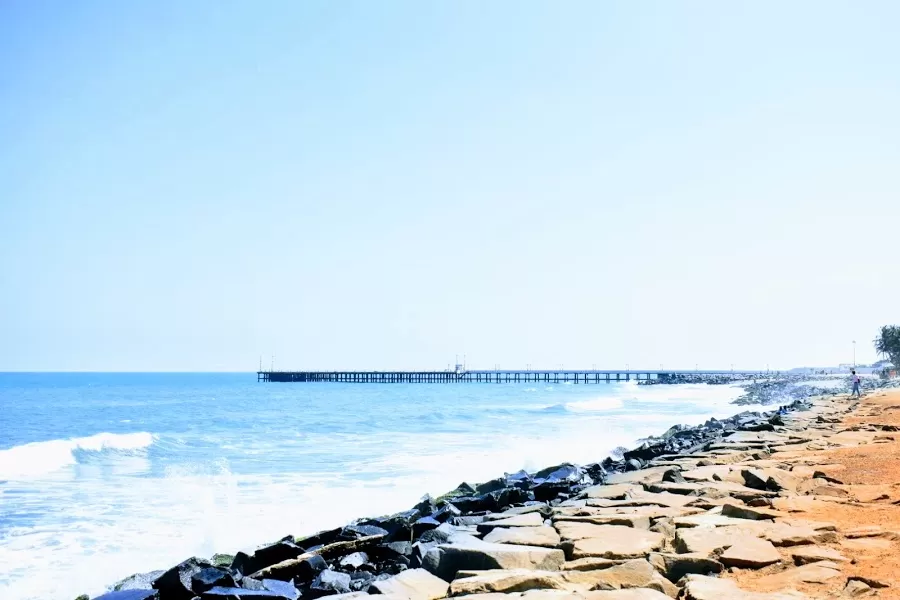 Photo of Rock Beach, White Town, Puducherry, India by Rahul Garg