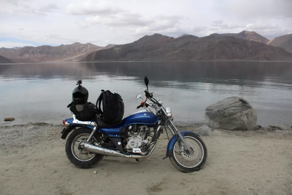 Photo of Pangong Lake by Malay Majithia