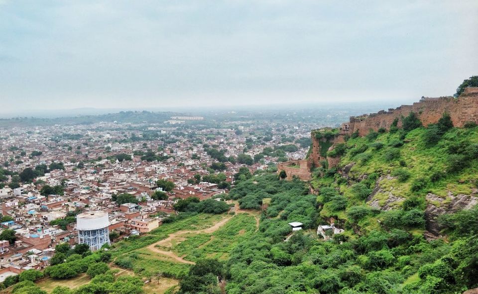 Photo of WEEKEND GETAWAY FROM DELHI – THE DELHI – GWALIOR – AGRA ROAD TRIP by Penning Silly Thoughts