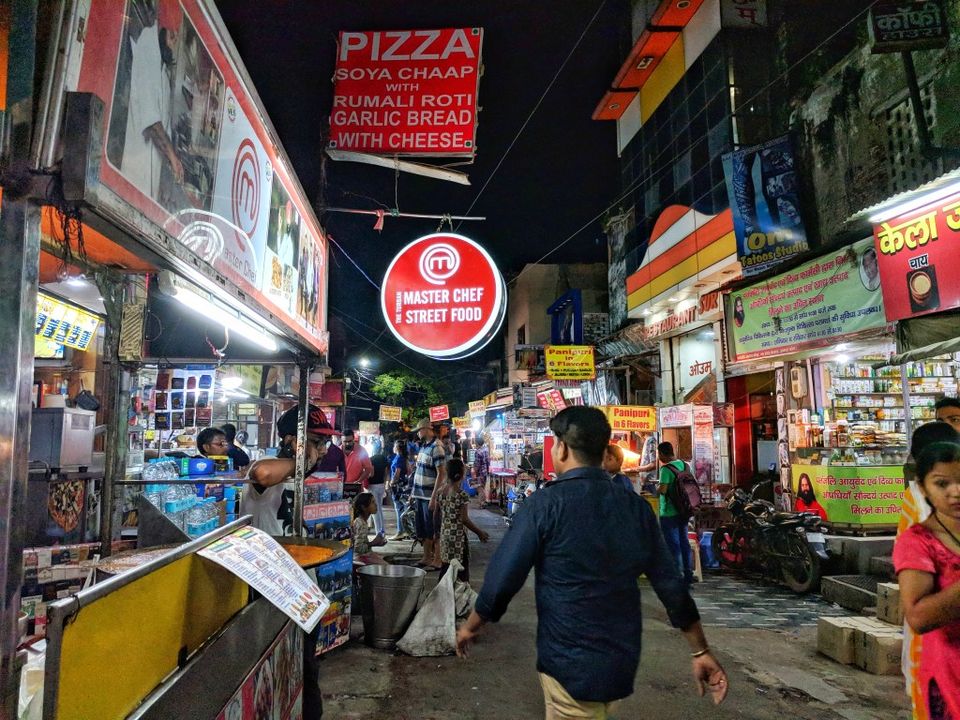 Photo of Sadar Bazar, Sadar Bazar, Agra Cantt, Idgah Colony, Agra, Uttar Pradesh, India by Penning Silly Thoughts