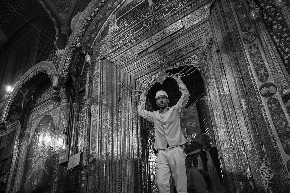 Photo of On the Sufi trail in Srinagar 4/14 by Mayank Soni