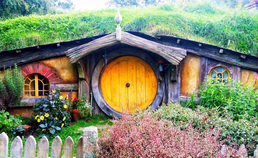 Photo of Hobbiton - 'The Lord of the Rings' and 'The Hobbit' Movie Set 1/16 by tripsygirl
