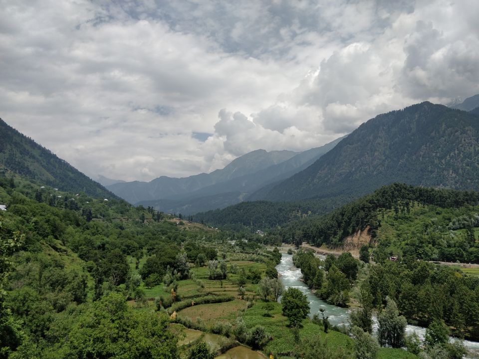 Photo of Day wise itinerary to Kashmir & Ladakh with 4 friends, 9 days @ INR 18,500 per person by Rahat Sareen