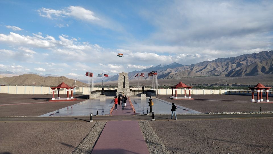 Photo of Day wise itinerary to Kashmir & Ladakh with 4 friends, 9 days @ INR 18,500 per person by Rahat Sareen