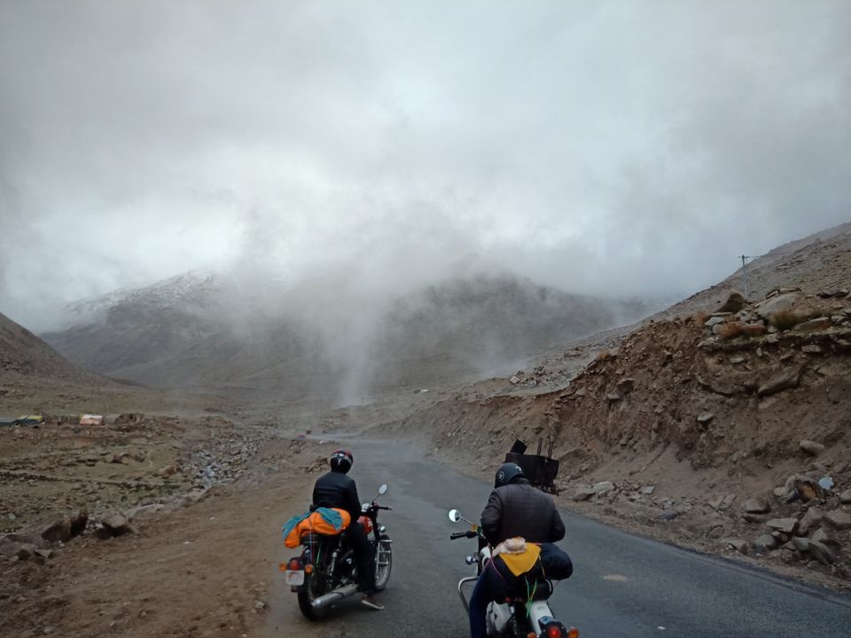 Photo of Day wise itinerary to Kashmir & Ladakh with 4 friends, 9 days @ INR 18,500 per person by Rahat Sareen