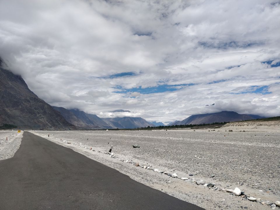 Photo of Pangong Lake by Rahat Sareen