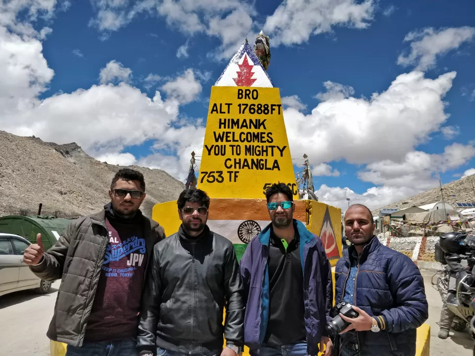 Photo of Day wise itinerary to Kashmir & Ladakh with 4 friends, 9 days @ INR 18,500 per person by Rahat Sareen