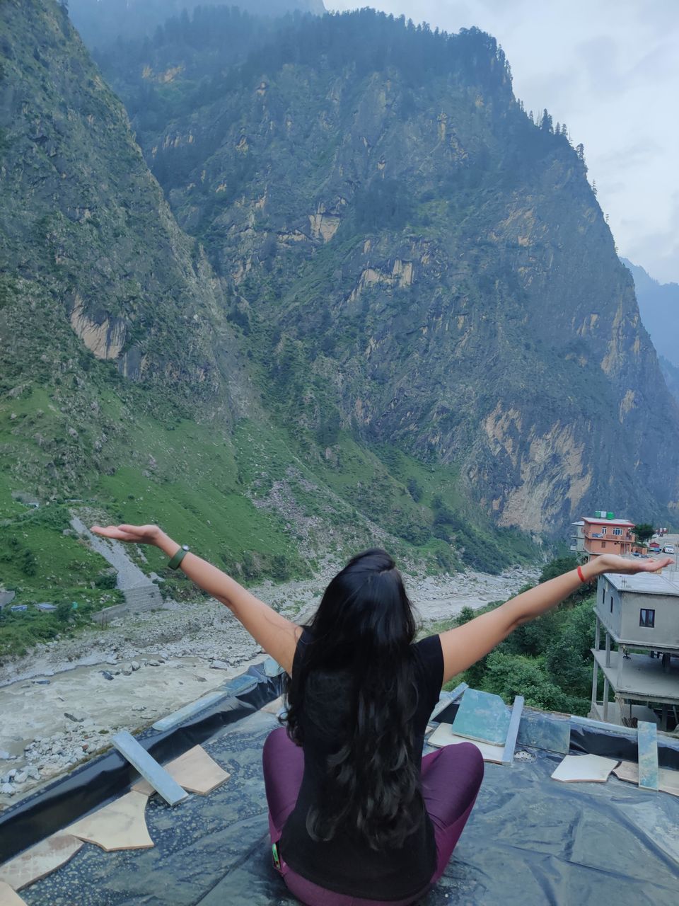 Photo of Valley of Flowers Trek- Everything You Need To Know by Prerika Gupta