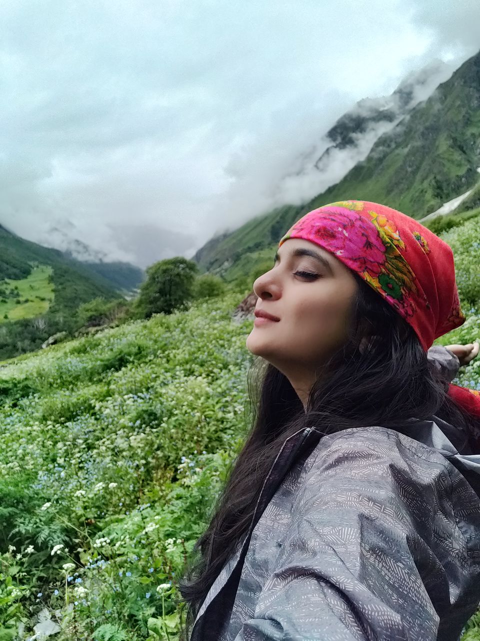Photo of Valley of Flowers Trek- Everything You Need To Know by Prerika Gupta