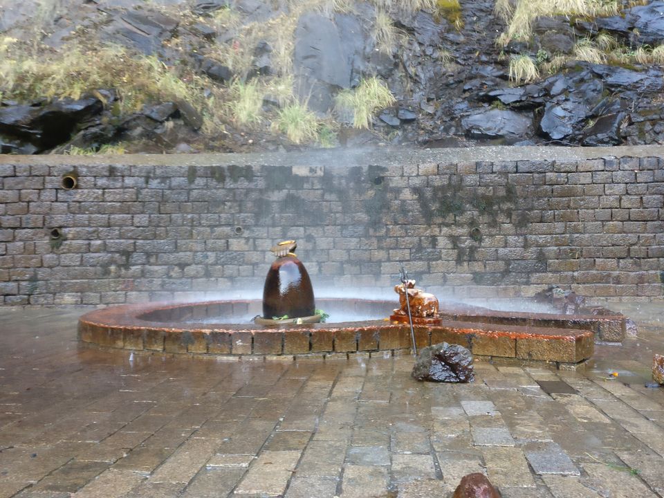 Photo of Maggie, Magic Pebble and Mahadev by Dipali Katta