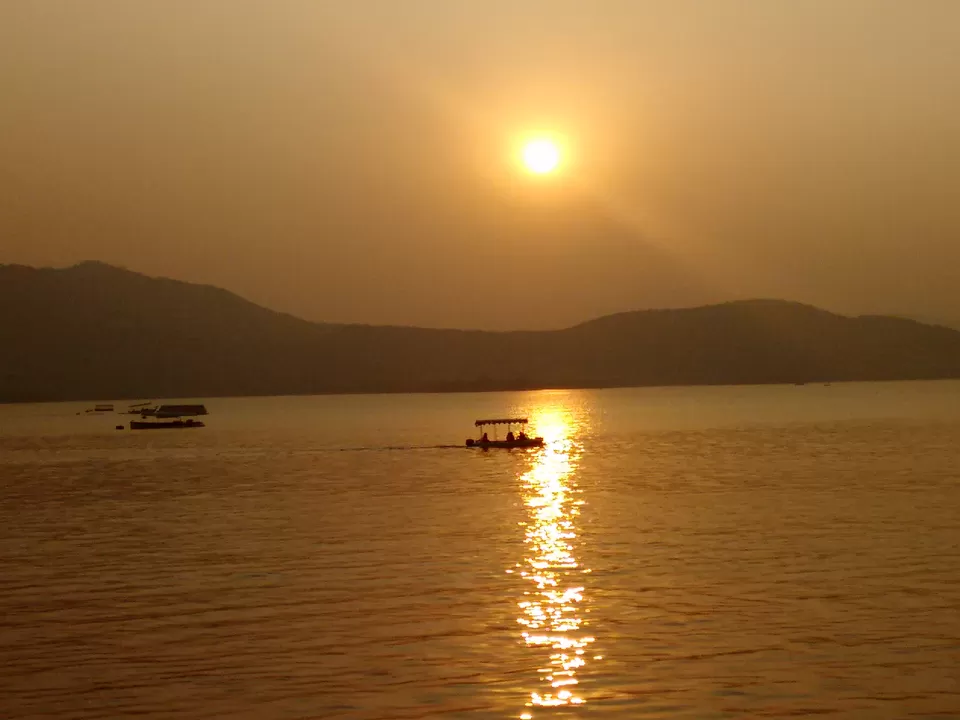 Photo of Lake Pichola, Pichola, Udaipur, Rajasthan, India by Satyam Kumar