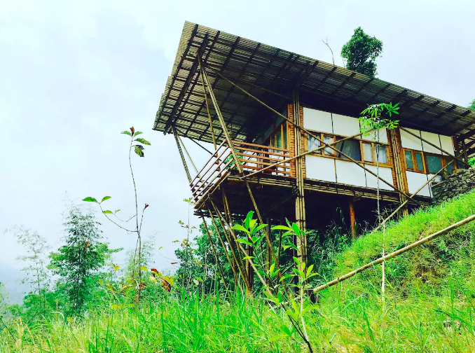 Photo of Planning A Trip To The Hills With Your Friends This Summer? Here Are The 5 Best Airbnbs In India 9/10 by Himani Khatreja