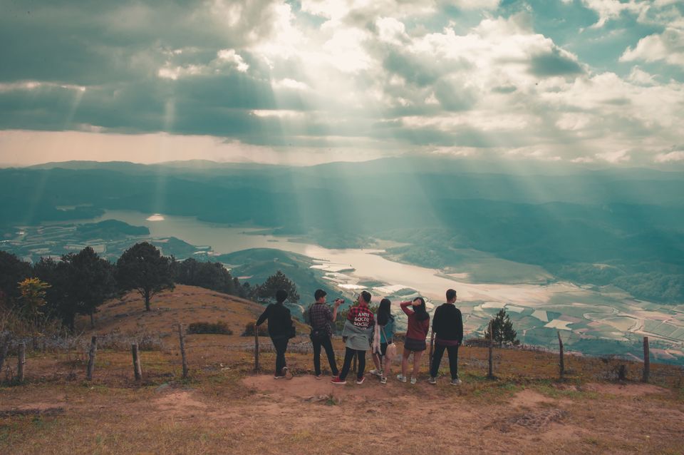 Photo of Planning A Trip To The Hills With Your Friends This Summer? Here Are The 5 Best Airbnbs In India 1/10 by Himani Khatreja