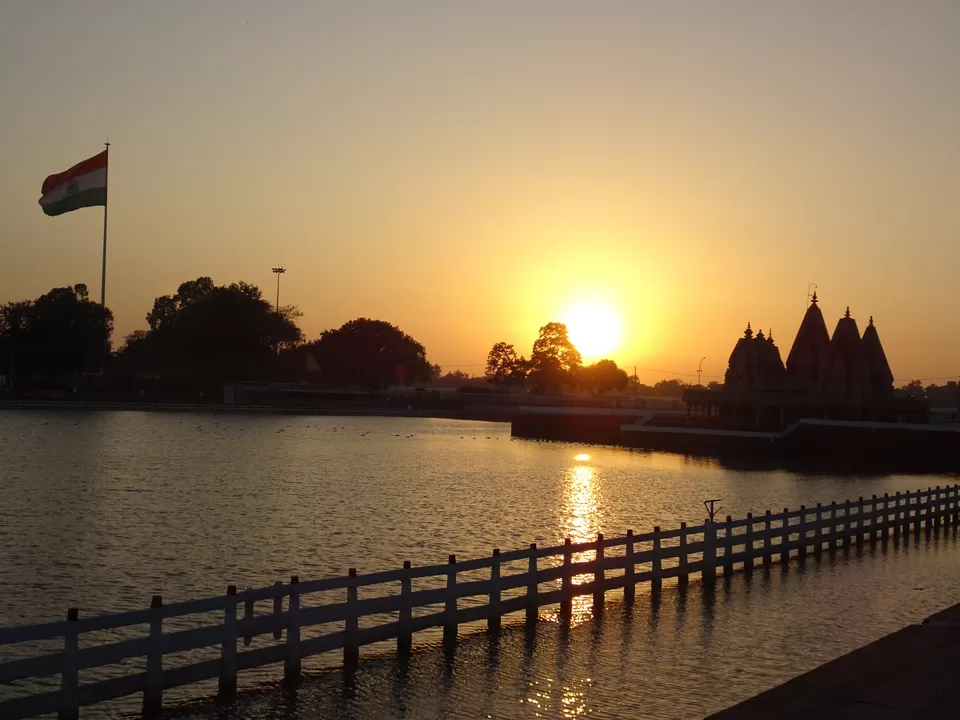 Photo of Brahma Sarovar Area, Thanesar, Haryana, India by Inside Out with Rahul Yuvi