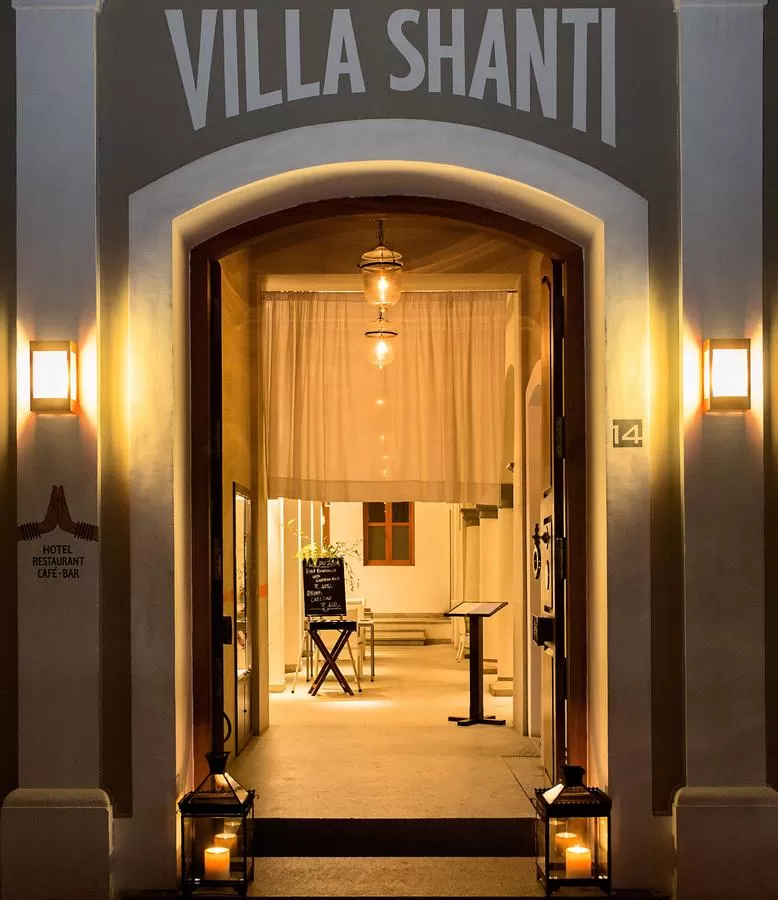 Photo of Villa Shanti, Suffren Street, White Town, Puducherry, India by Aakriti & Nitin | @thecarpediemduo