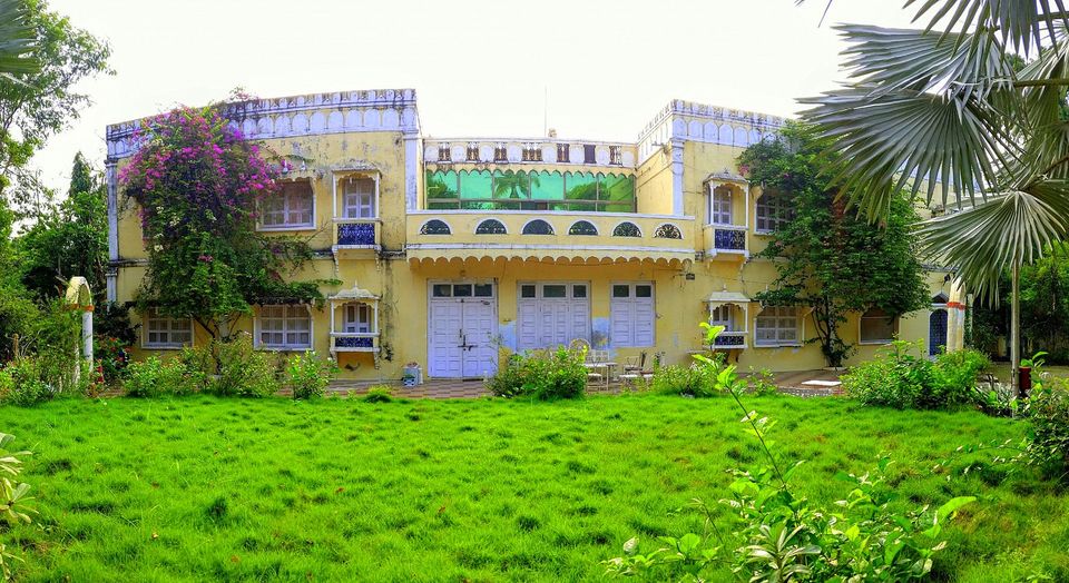 Photo of Garden Palace Balasinor, Gujarat 1/17 by currylines
