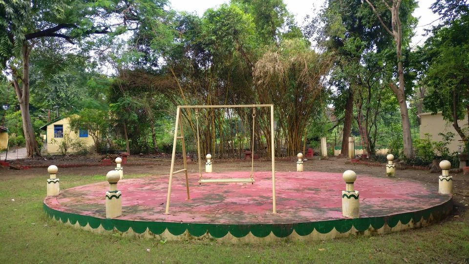 Photo of Garden Palace Balasinor, Gujarat 10/17 by currylines