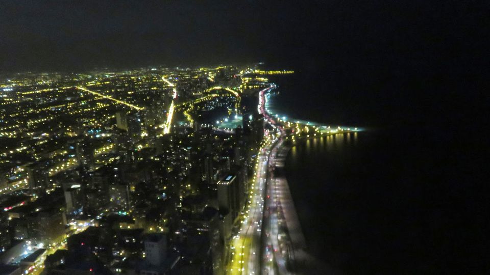 Photo of CHICAGO- The city of museums, tall buildings and...taller buildings. 12/15 by Saakshi Kumar