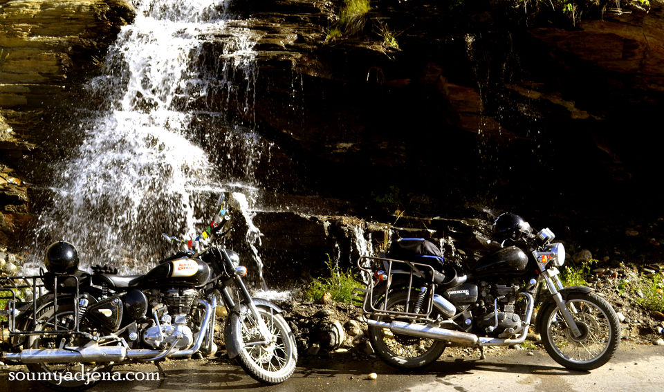 Photo of A Tale of two mountain passes – Mountain biking from Rohtang to Baralacha La,Himachal 4/22 by Soumya Jena
